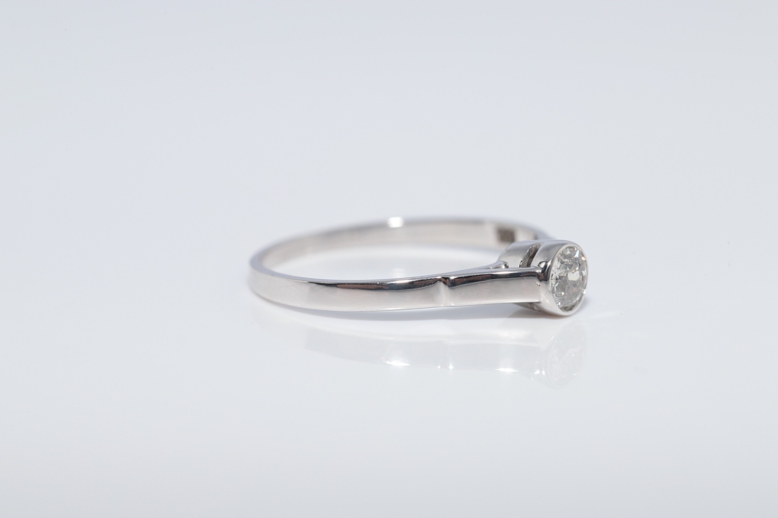 Antique Circa 1920s Art Deco 14k Gold Estate Natural Diamond Solitaire Ring