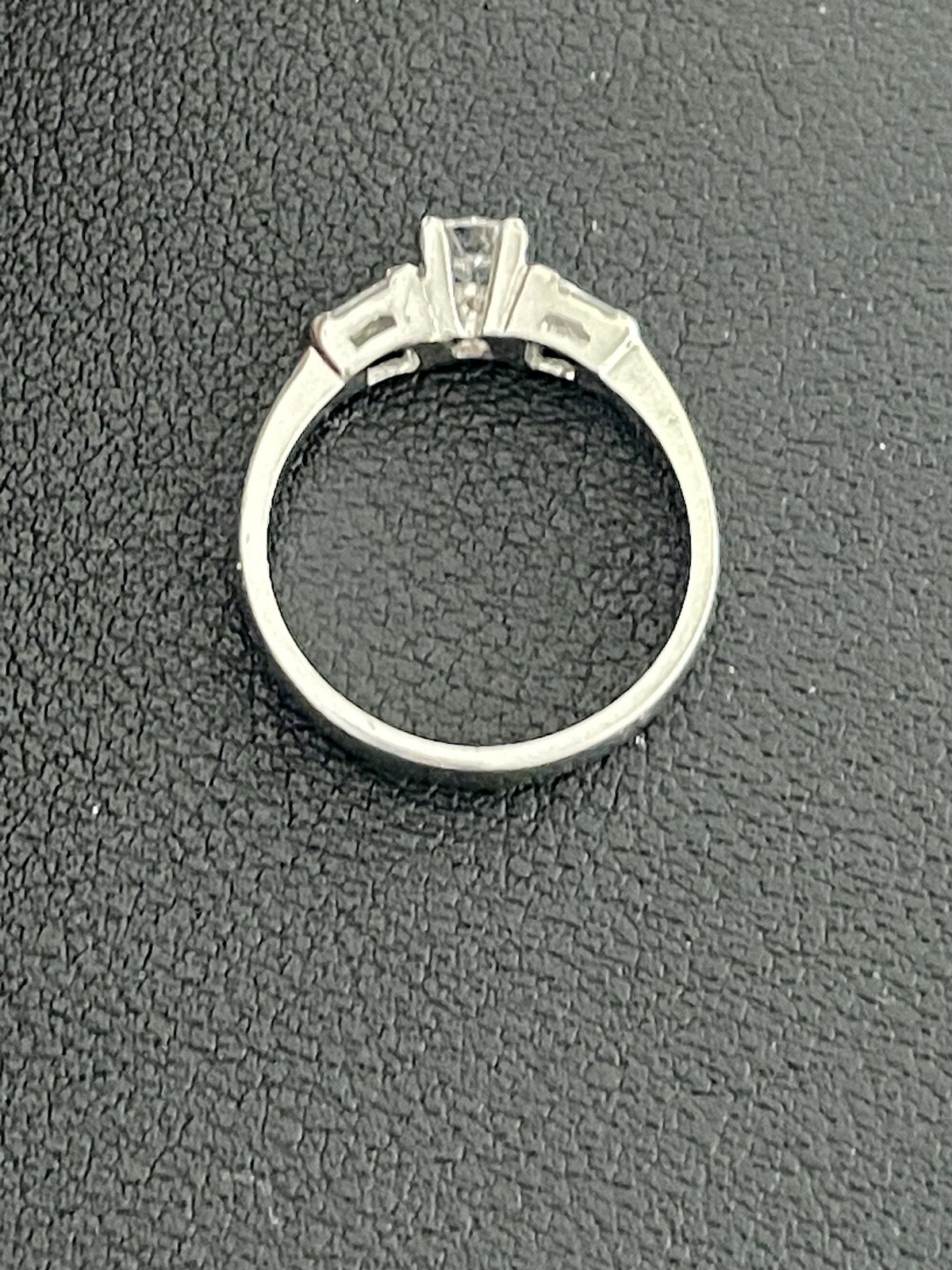 18KT White Gold 1/2CTW Diamond Engagement Ring. Size 6.75(X161)
