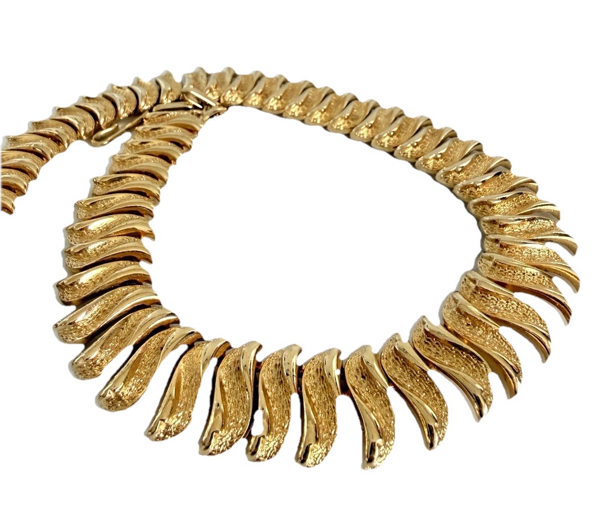 Vintage Coro Gold Tone Articulated Textured Links Choker Chain Necklace 14″