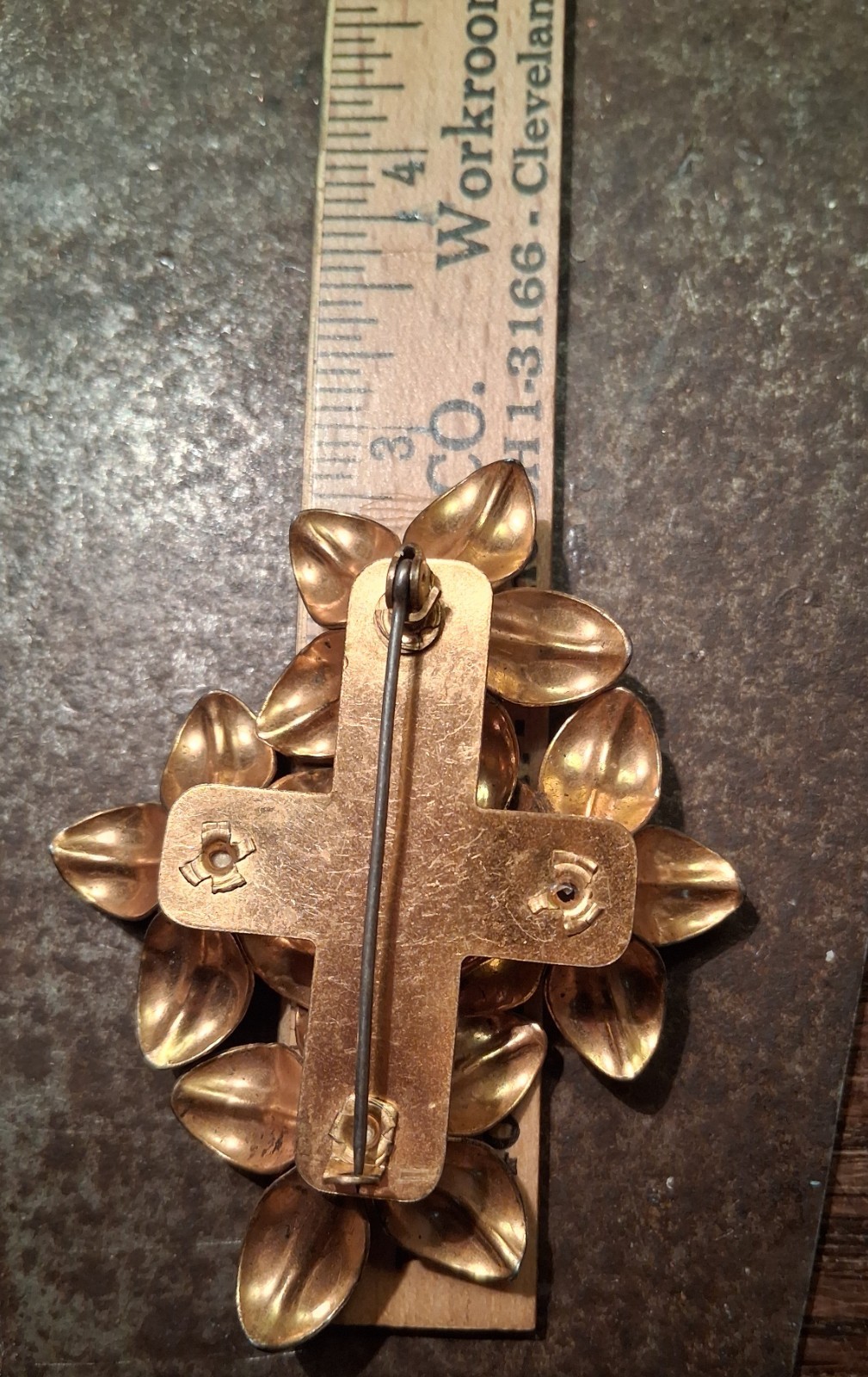 Vtg Gold tone 4 Flower Bouquet Faux Pearl Brooch 2.75″ 3D Posy Floral Pin Large