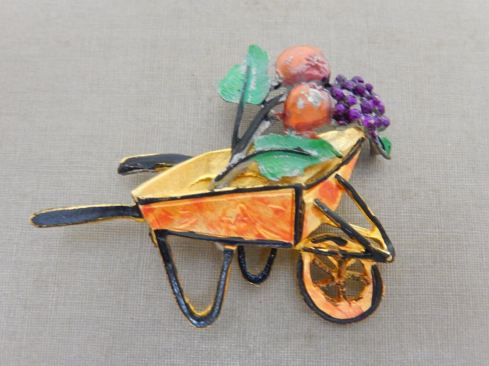 VINTAGE FRUIT CART WHEELBARROW APPLE PEAR GRAPES ENAMEL GOLD TONE BROOCH