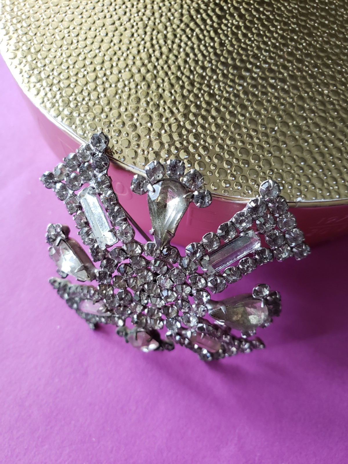 VTG GARNE New York Maltese Cross Prong Set Clear Rhinestone 2.5″ Pot Metal FAB**