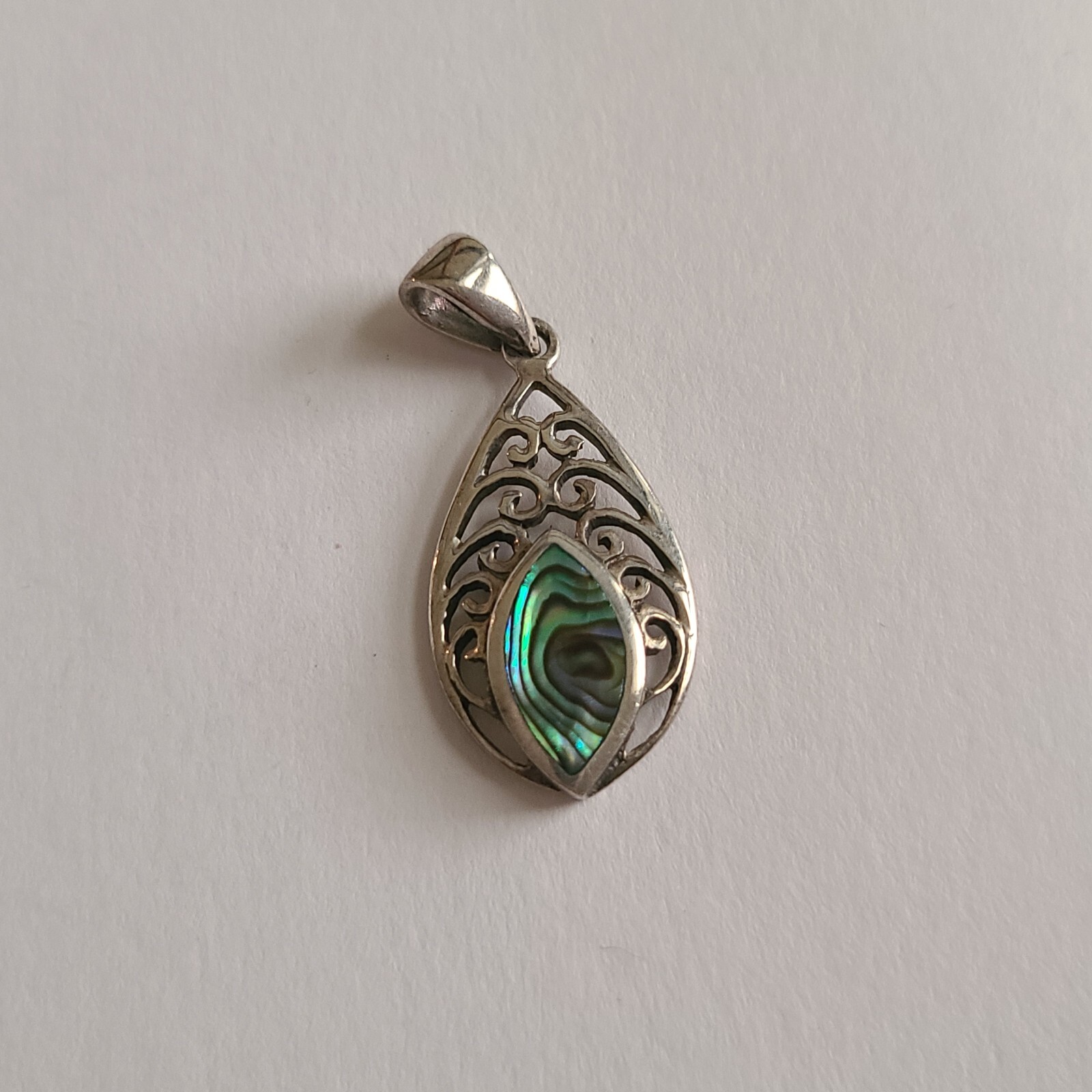 VINTAGE STERLING SILVER BLUE GREEN ABALONE PAUA SHELL MODERNIST DANGLE PENDANT