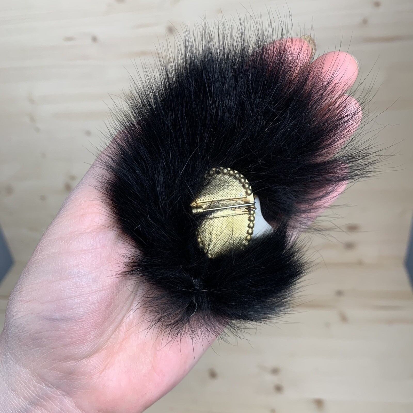 Vintage Art Deco Style Flapper Lady Black Faux Fur Collar Hat Brooch Pin