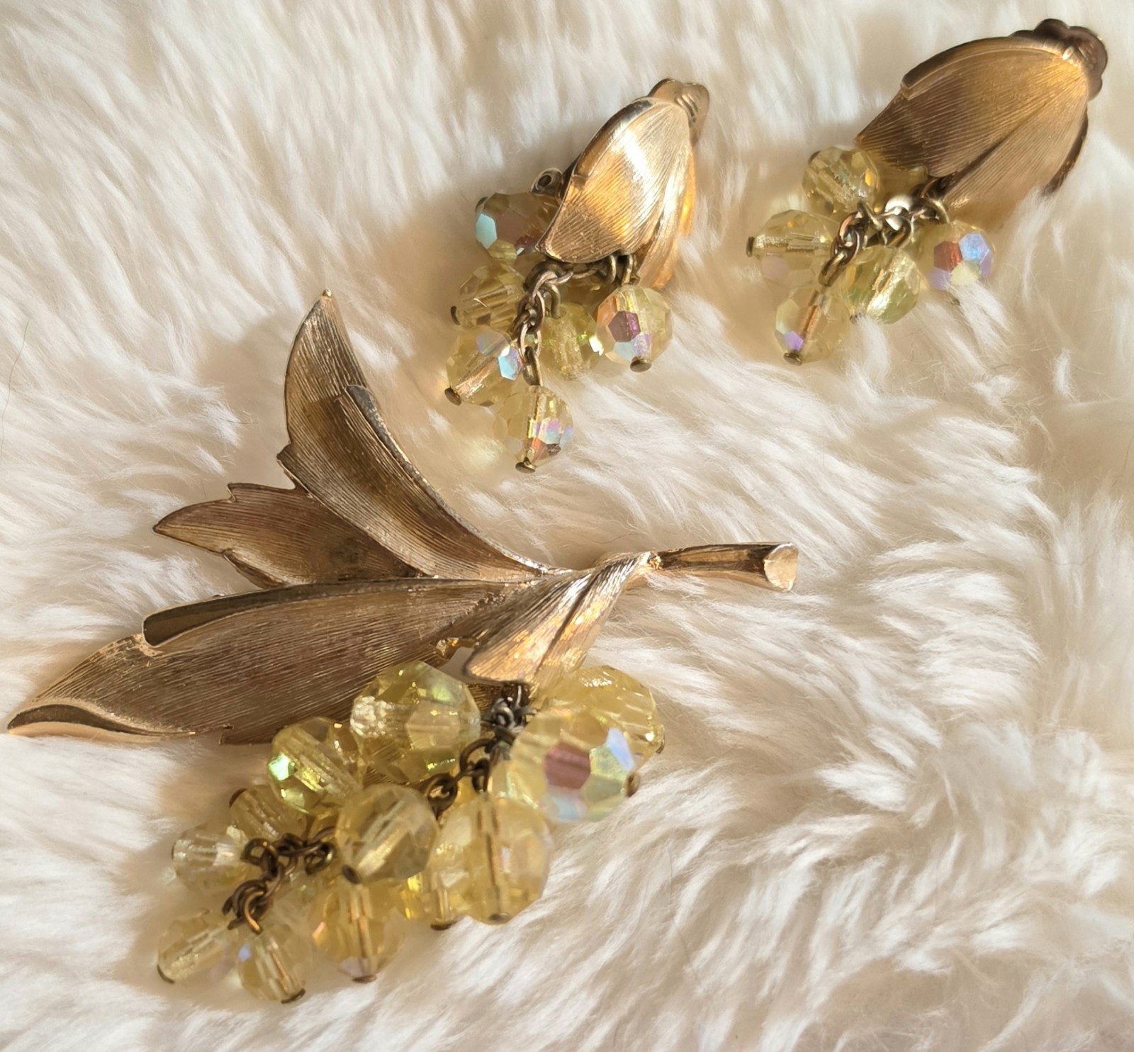 Vintage Yellow AB Faceted Glass Cascading Beads Brooch Earrings Jewelry Set
