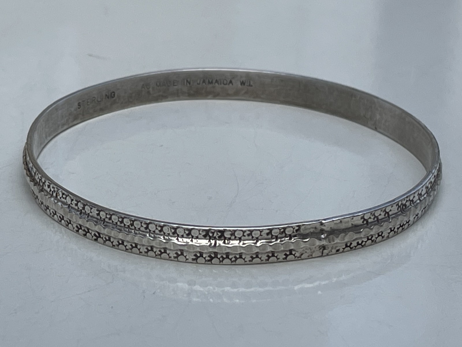 Vintage Jamaica AC 925 Sterling Silver Ribbed Bangle Bracelet 13 Grams 8″