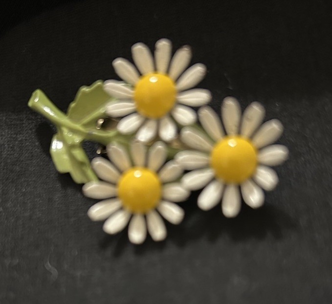 Vintage Yellow and White Daisy Cluster Floral Enamel Brooch, Retro 60s 70s Style