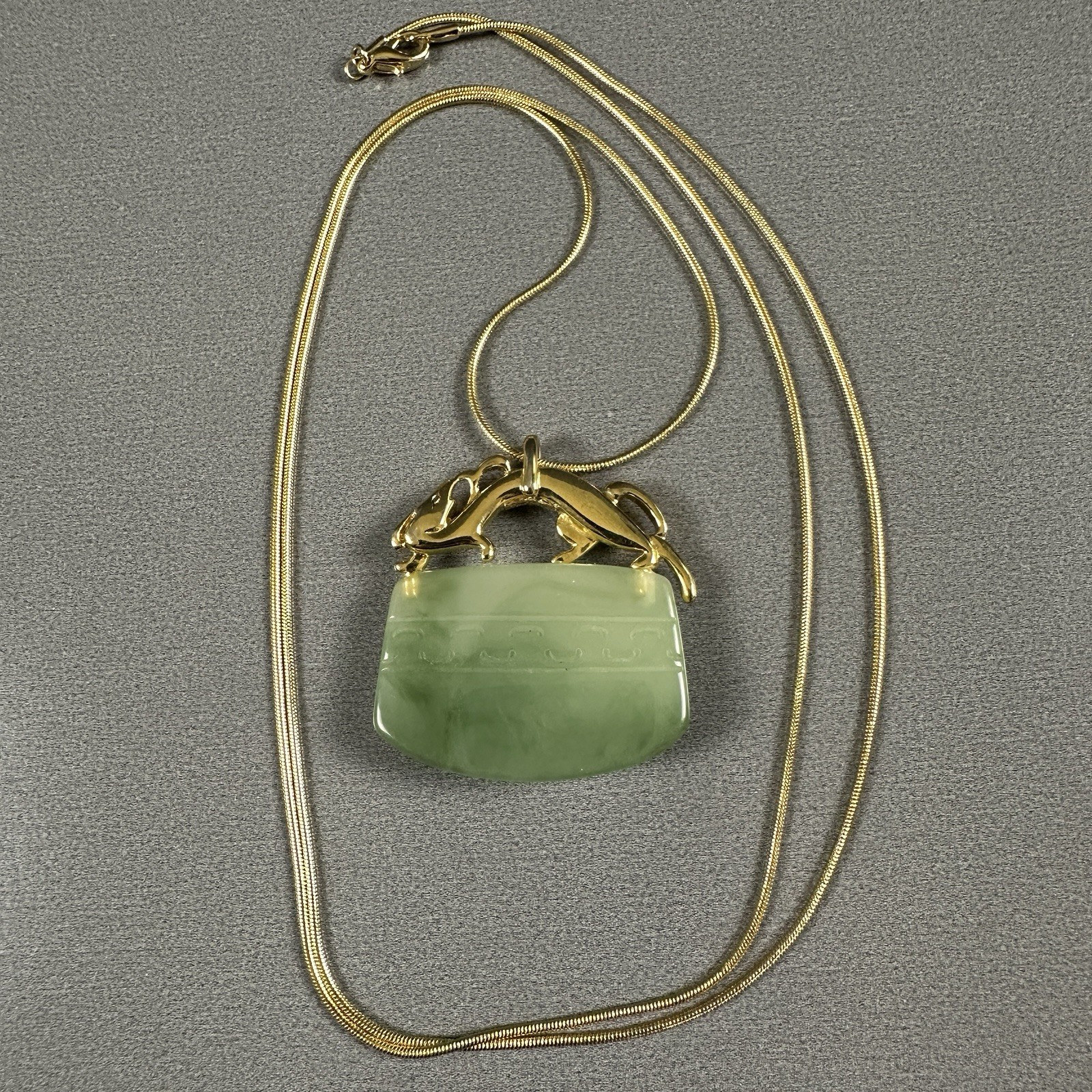 Vintage Necklace Pendant Green Acrylic Gold Tone Panther Cat 30″ Purse