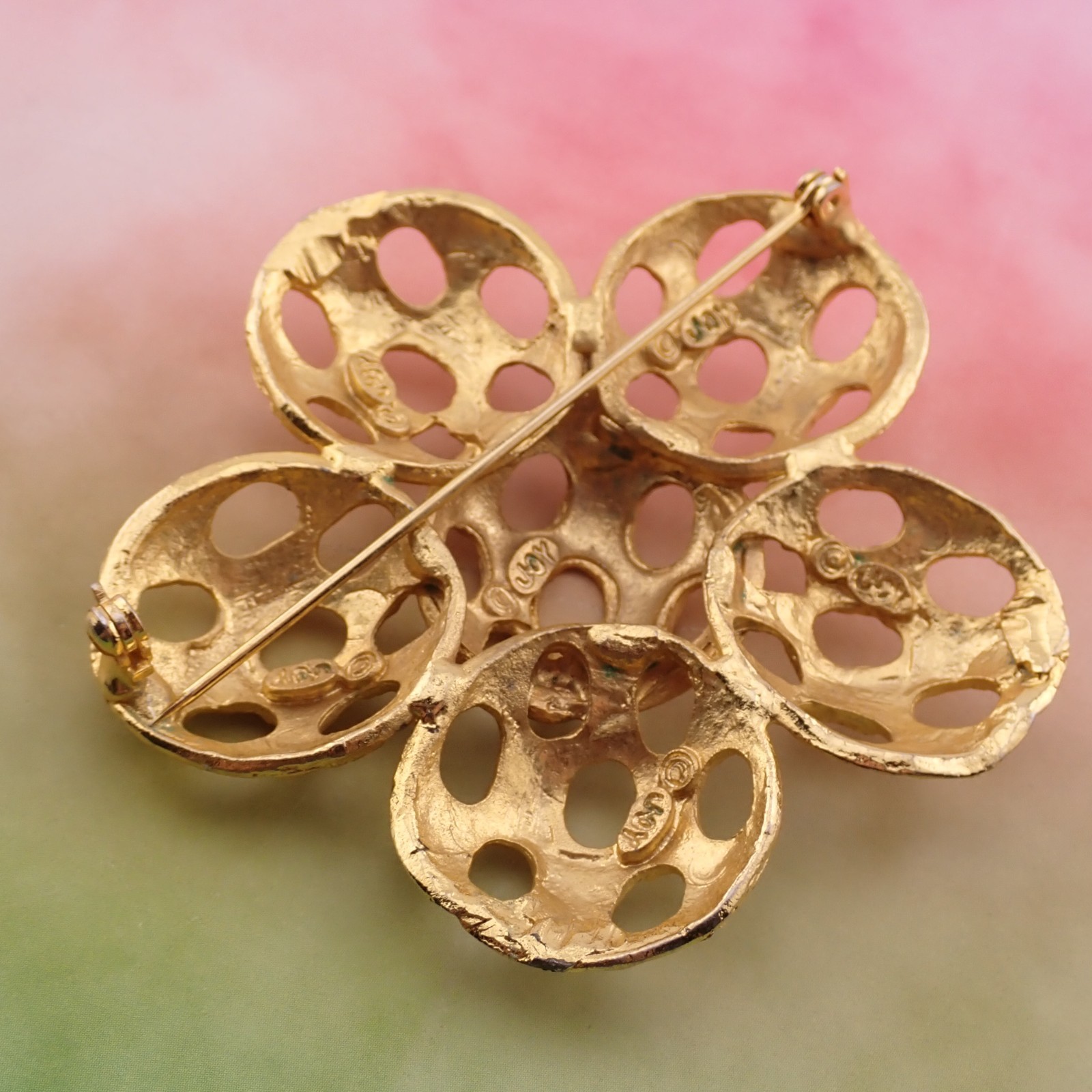 Vintage Lester Joy Signed Gold Tone Textured Flower Pin Brooch