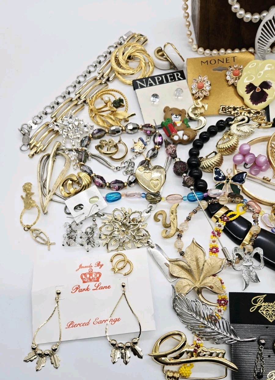 Vintage Jewelry Lot Monet Park Lane Trifari Napier Necklace Brooch Earrings 74pc