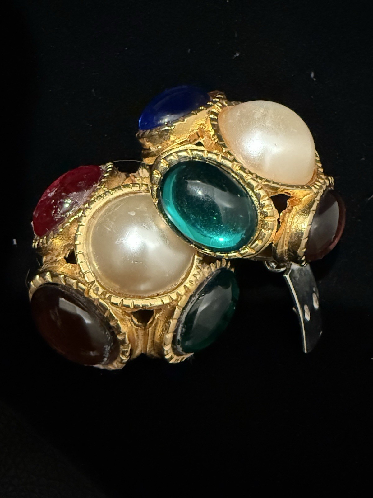 Gripoix Cabochon Mogul Glass Gold Tone Clip On Earrings