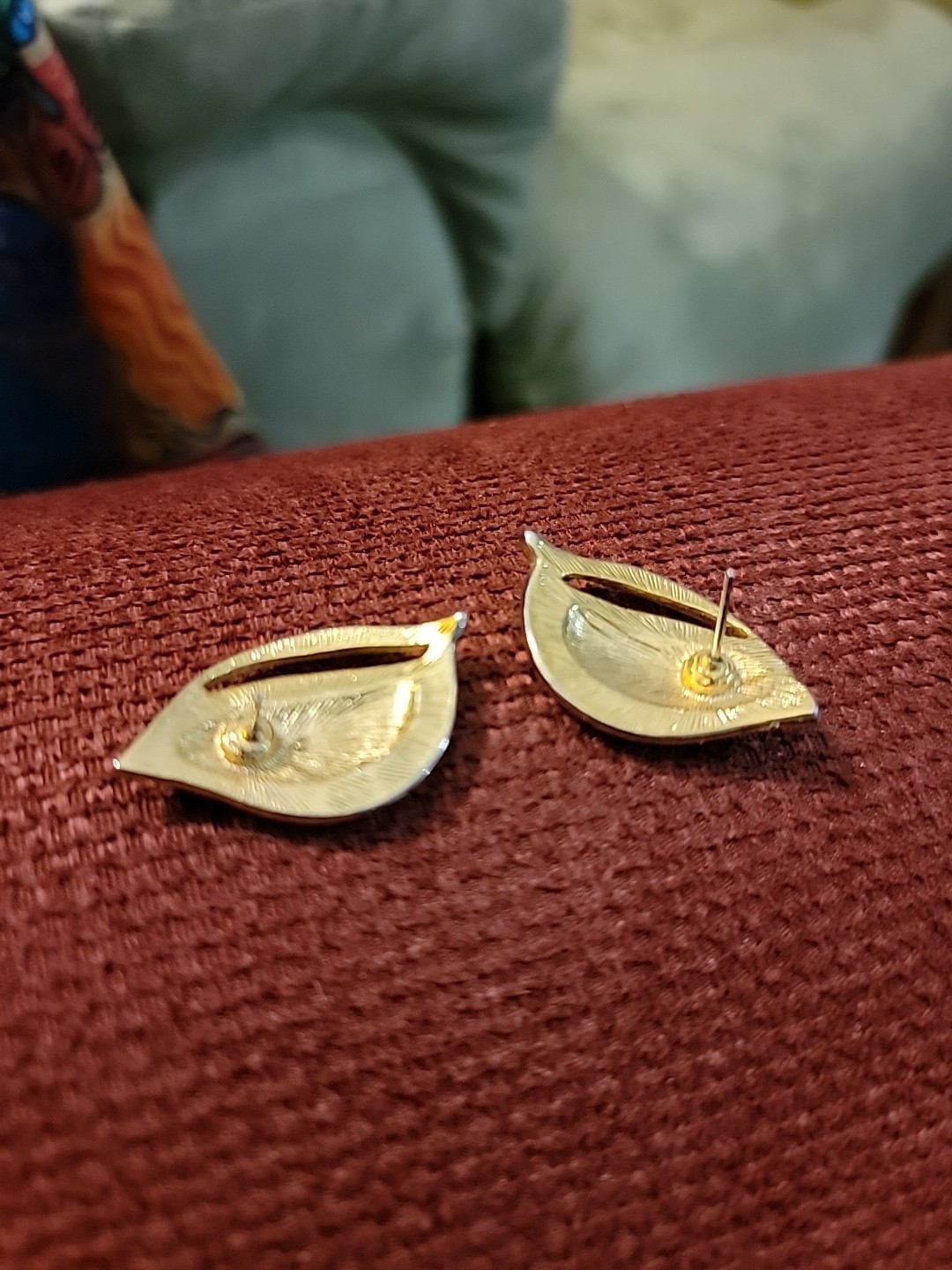 Vintage 70s Black Gold Earrings Enamel Classic Stud Office Work Daily Elegant