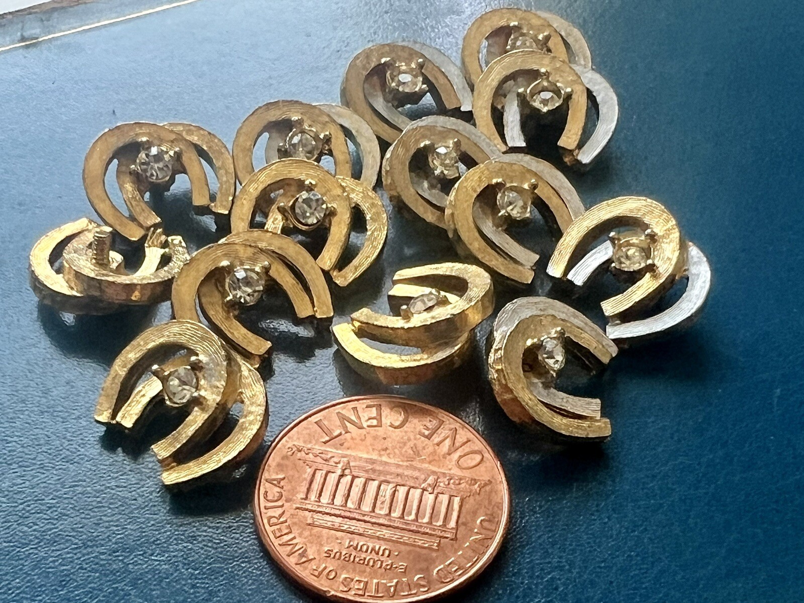 14 Vintage Gold & Silver Metal Horseshoe Good Luck Cutouts Jewelry Making Lot￼