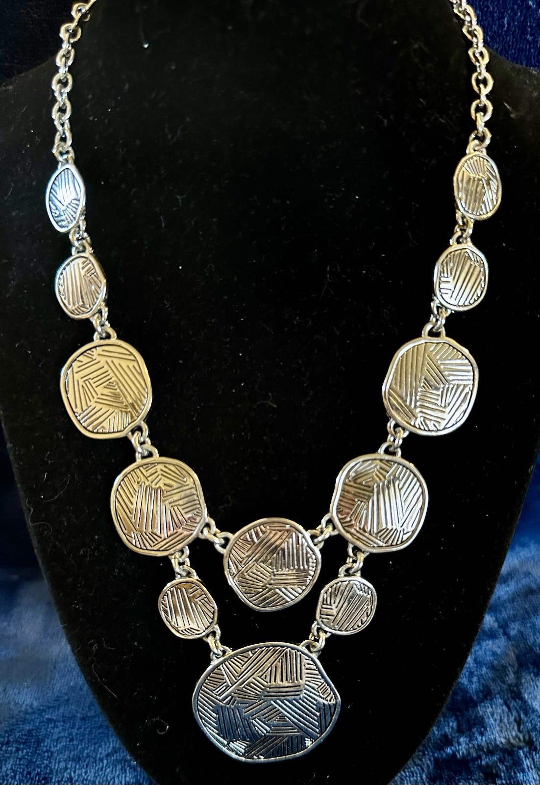 Vintage Lia Sophia Signed Silvertone Cluster Bib Necklace 16”