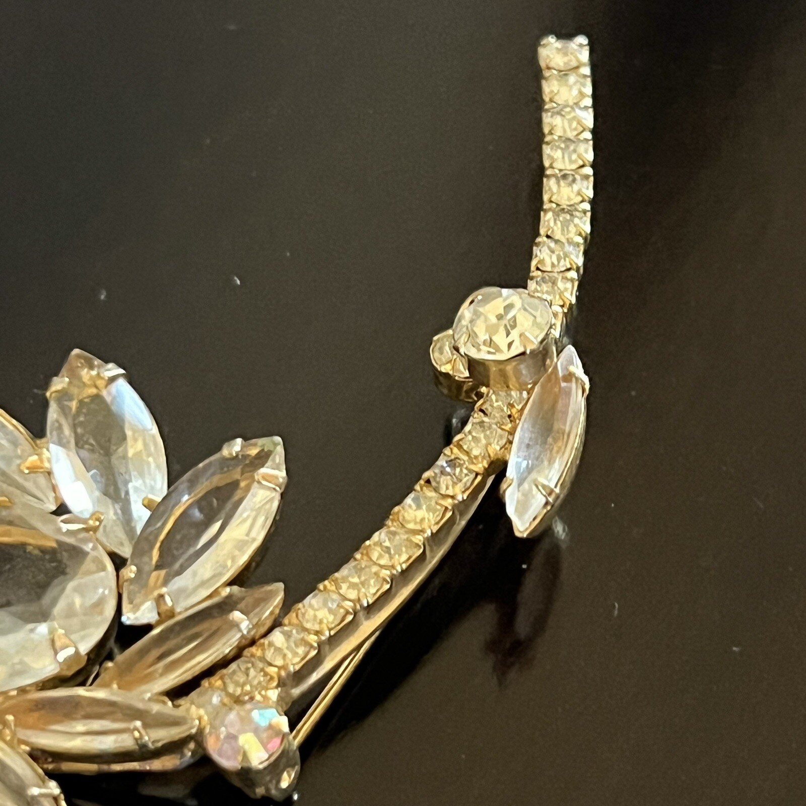 Vintage Clear Gass & Rhinestone Flower Stem Gold Tone Large Brooch Pin READ