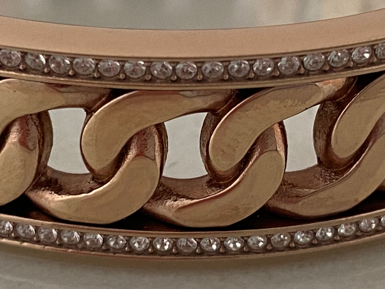 HENRI BENDEL New York Gold Tone Curb Chain Design Hinged Bracelet | Chunky
