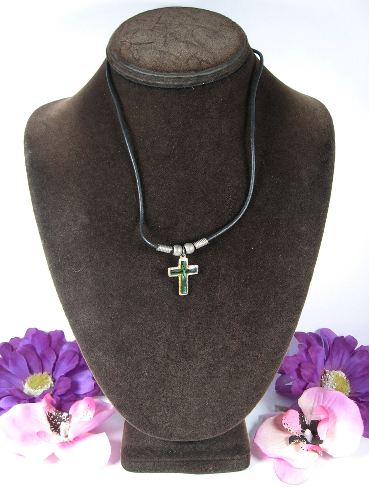 Deep Green PAUA SHELL CROSS Vintage NECKLACE Silvertone Metal Black Cording 16″