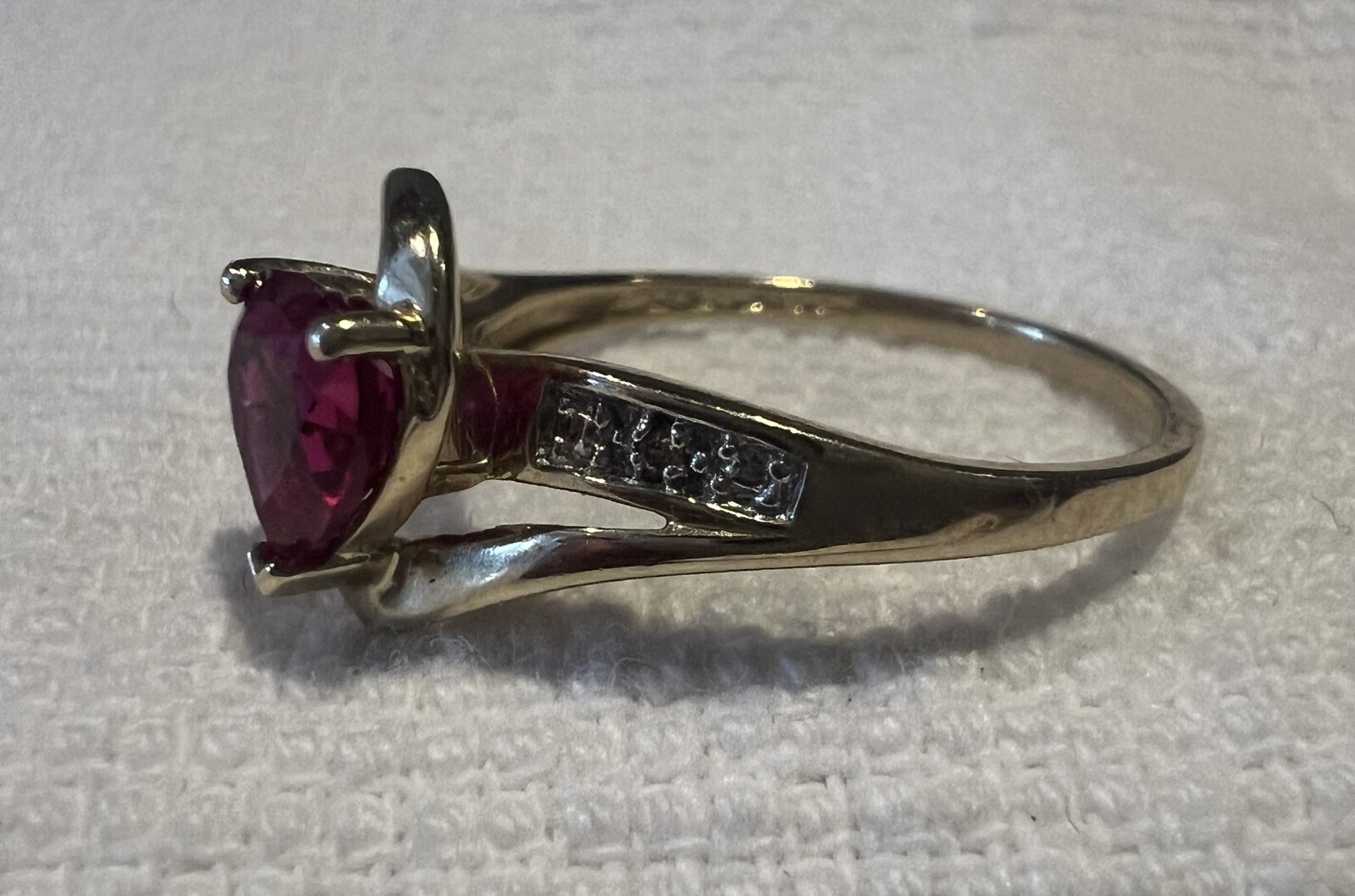 Vintage 10K Gold Red Pink Heart Clear Stones Ring Size 7