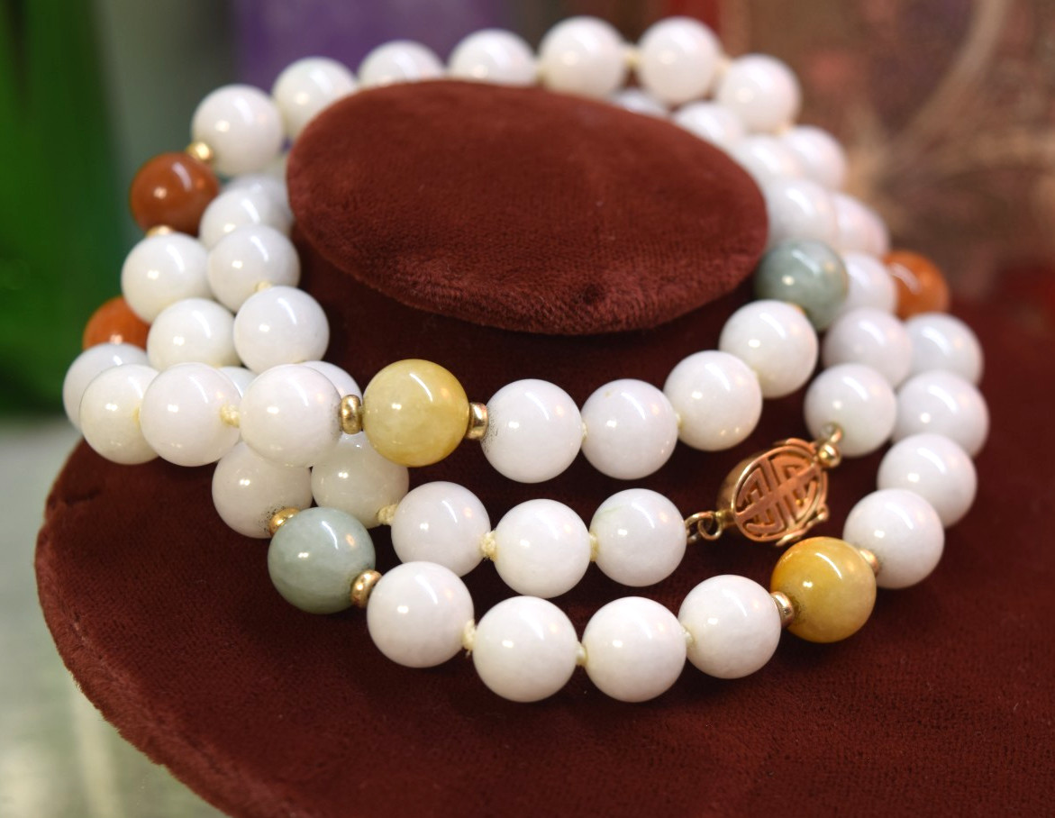 Vintage 14K Gold Red White & Green 9 mm – 10 mm Jade Bead Necklace 27″