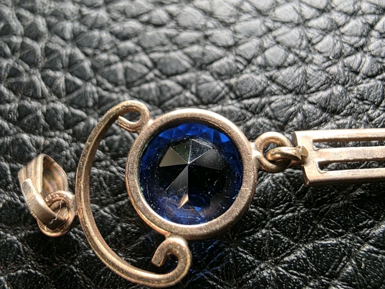 1940’s Vintage Art Deco Gold Dangle Drop Pendant Bezel Set Blue Stone Charm