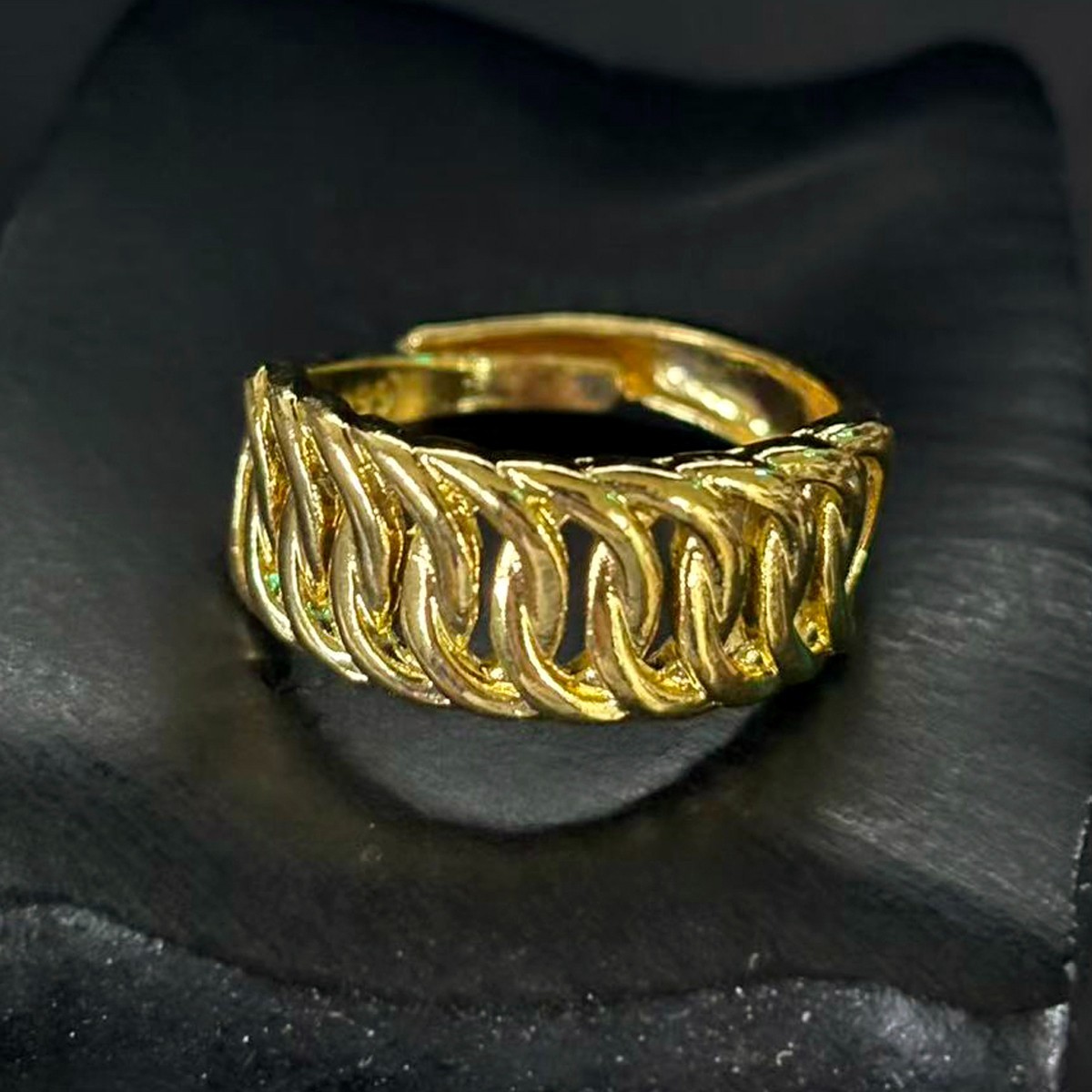Vintage Gold-plated? (NOT SURE) Gold-tone Ring marked ‘ 999 ‘, Size 8 adjustable