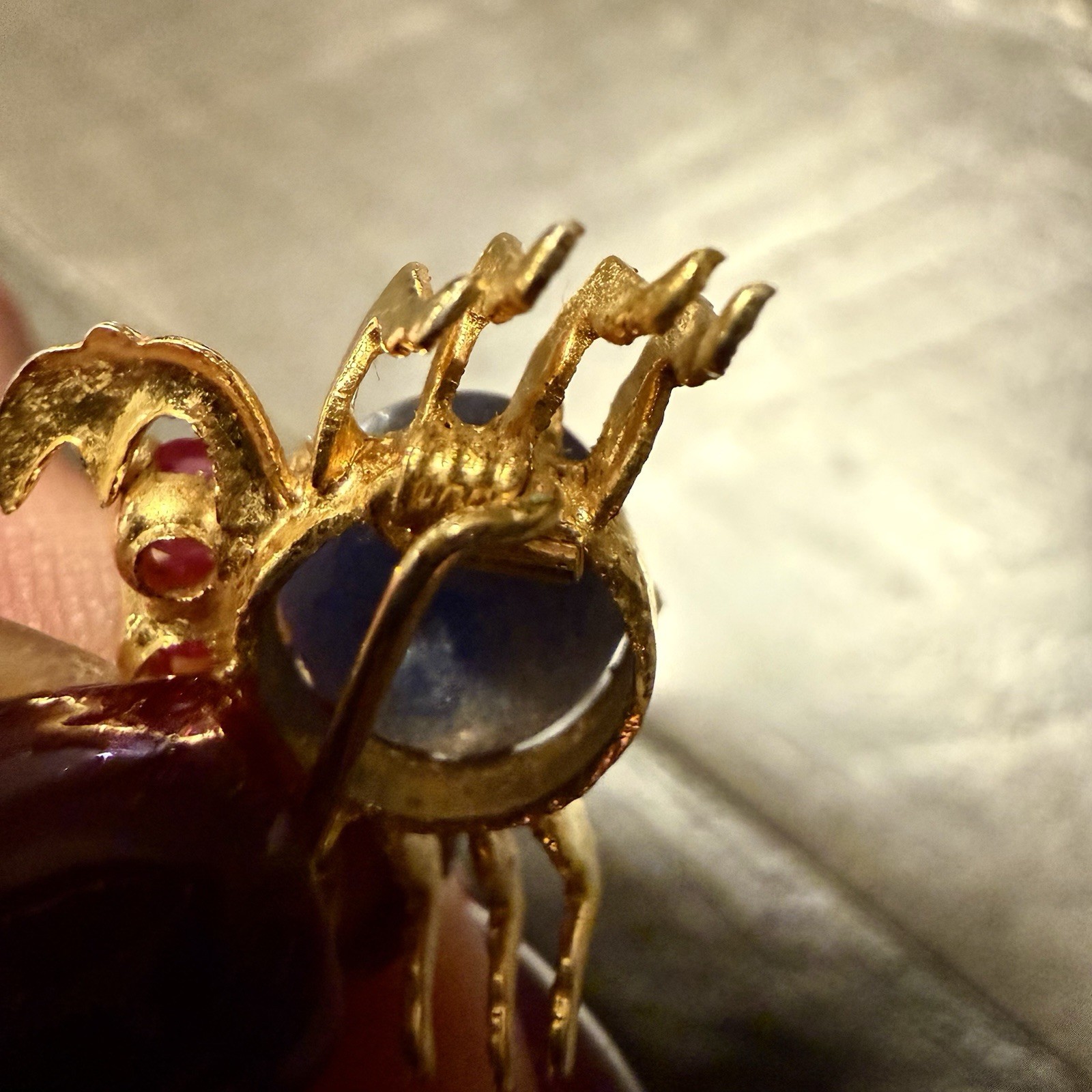 Vintage Jelly Belly Gold Plated Star Sapphire Ruby Eyes Crab C Clasp Pin Brooch