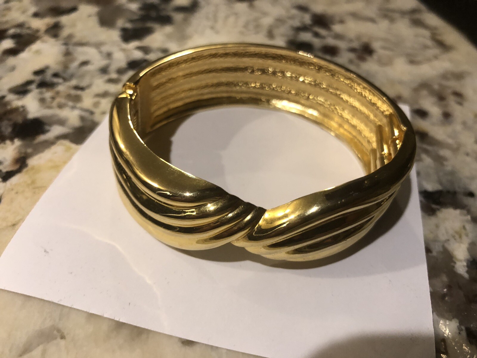 Vintage Gold Tone Bangle Bracelet Ribbed Twist Spring Hinge Open Close
