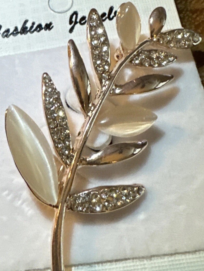 Rose Gold Tone 2.5” Brooch Crystal Accent Leaf BNWT Stunning Statement Piece