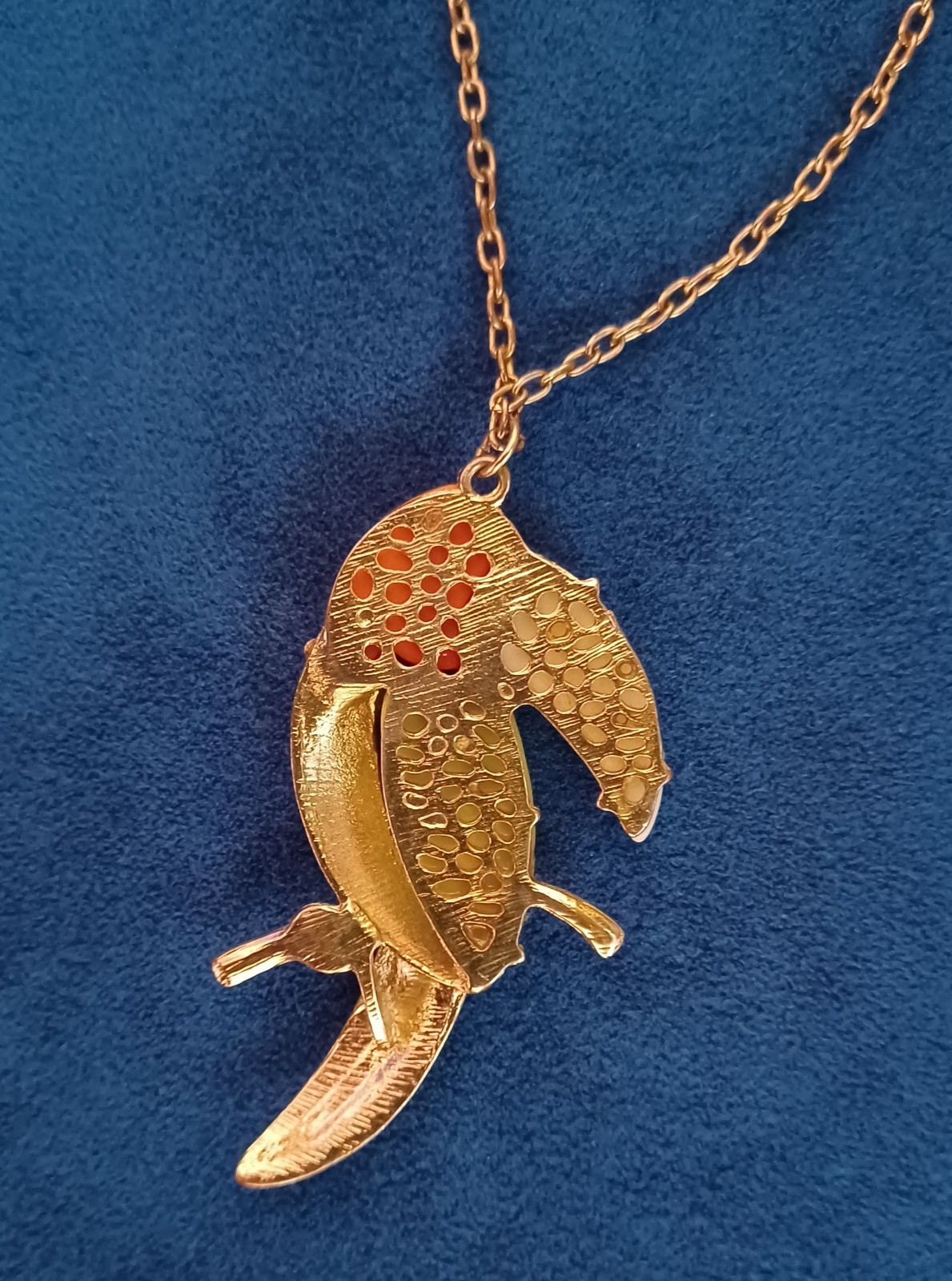 Vivid Carnegie Lucite Toucan Pendant Necklace Enamel Rhinestones Goldtone Chain