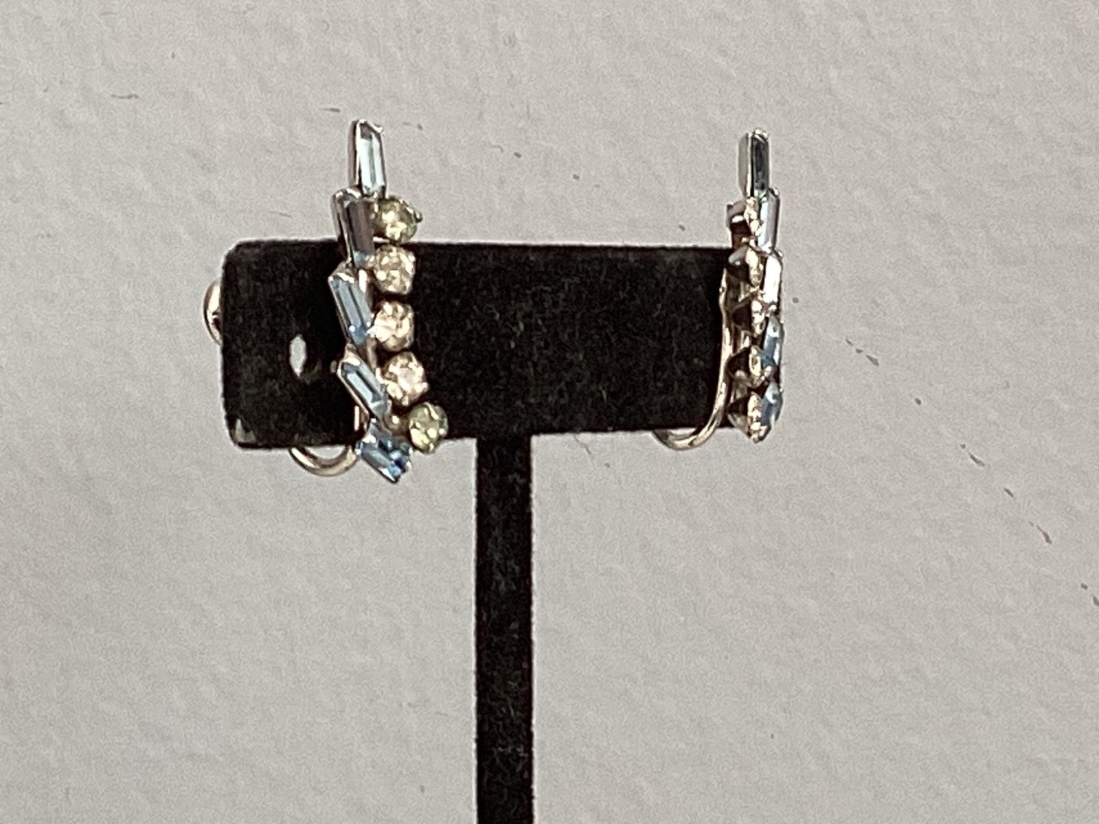 VINTAGE AUTHENTIC SIGNED STERLING SILVER, CLEAR & BLUE TOPAZ CRYSTAL EARRINGS NR