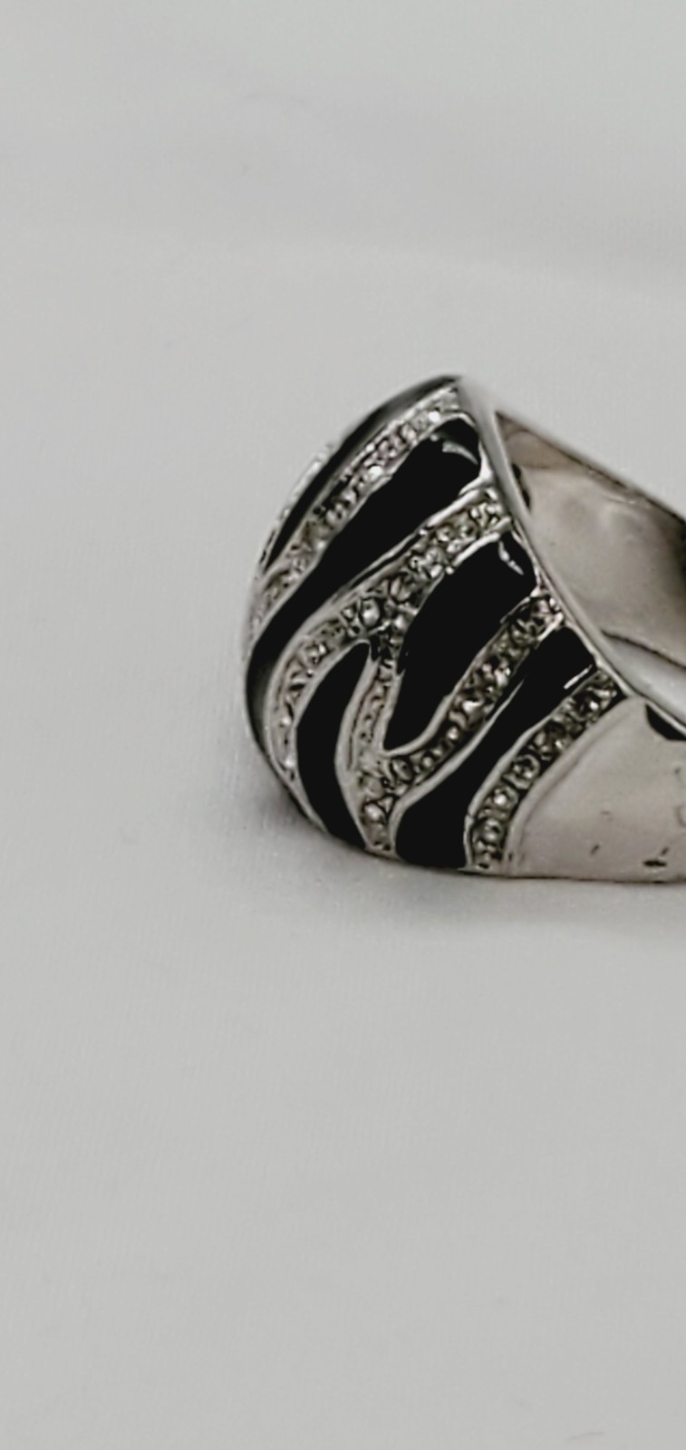 silver-tone and black enamel with rhinestone domed shaped size 9.25 ring