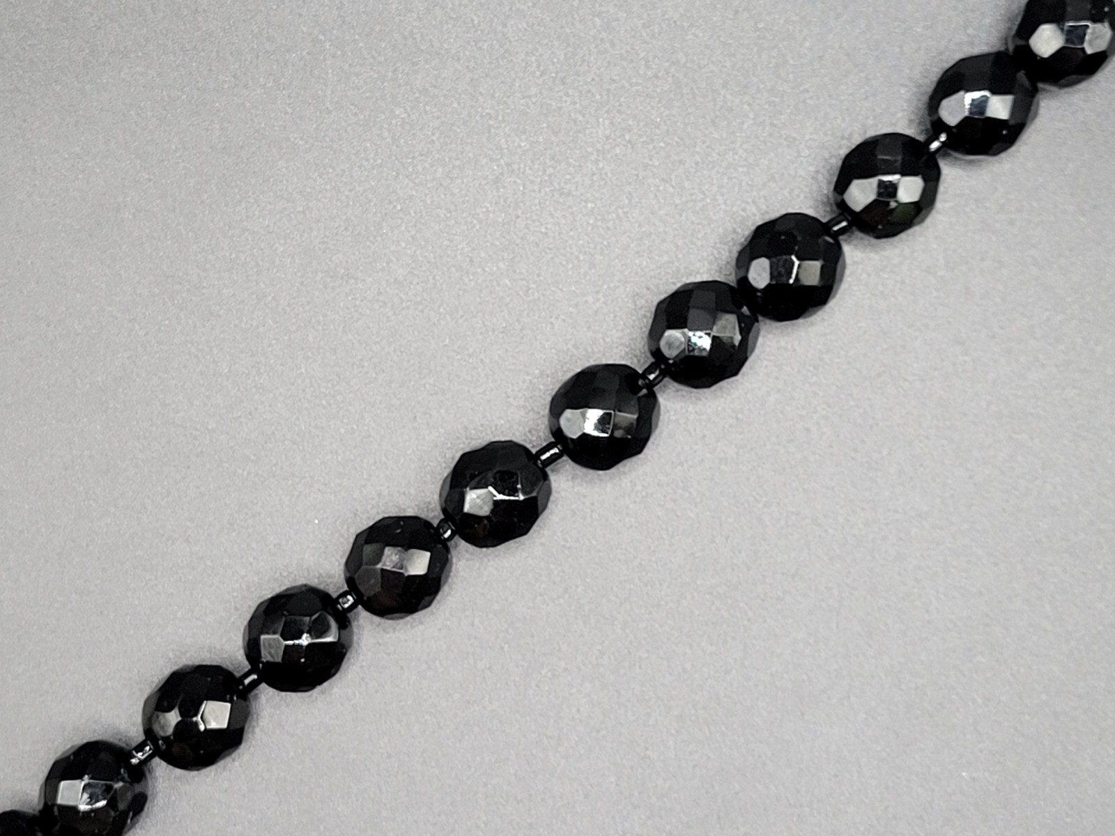 Vintage HOBE Beaded Necklace JET BLACK FACETED 10mm Beads 15-17″ CHOKER Classic