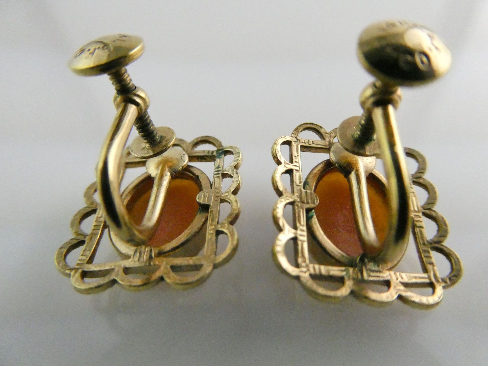 Vintage AmCo 14k Gold Fill Metal and Shell Cameo Screwback Earrings Man Woman
