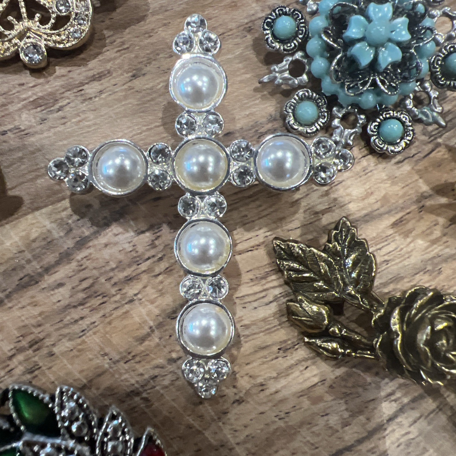 Set Of 12 Brooches Different Styles