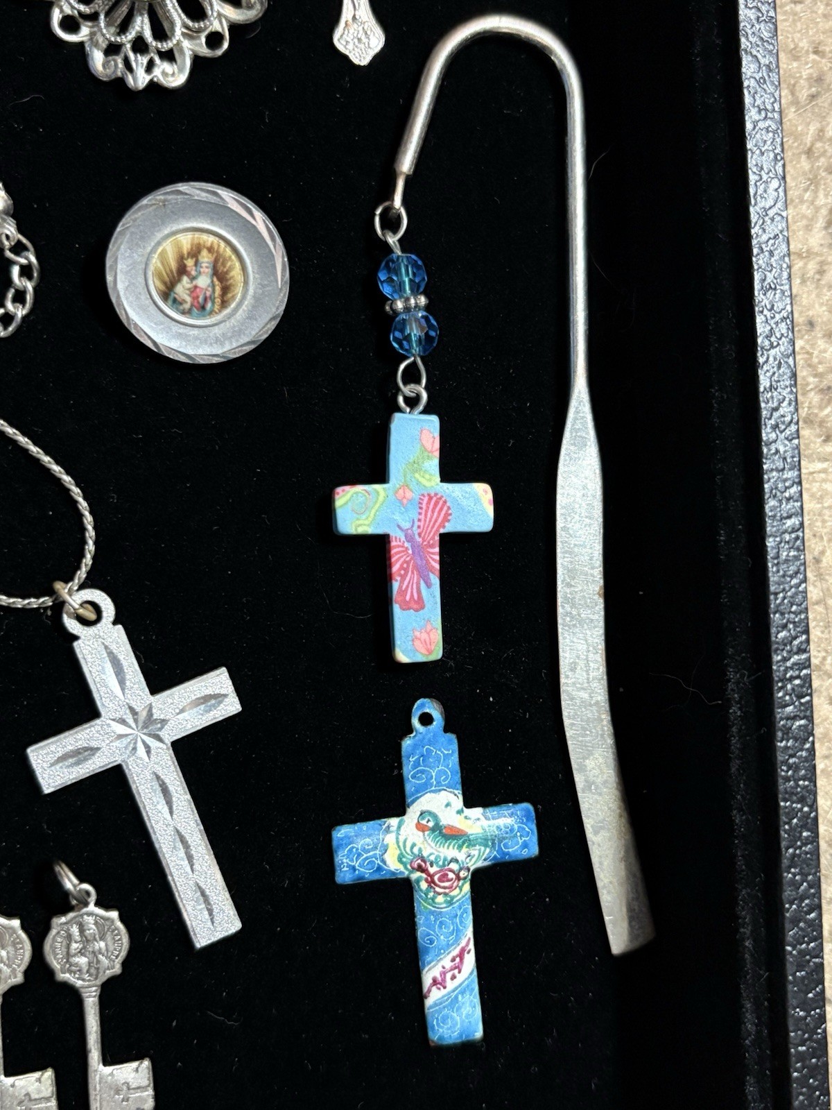 Vintage Religious Jewelry Lot 25 Pc Catholic Medallion Rosaries Few Marked Italy