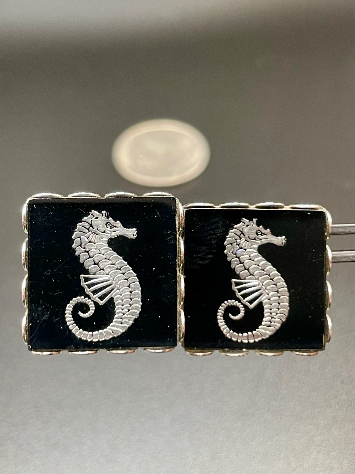 Vintage Seahorse Black Glass Intaglio Cufflinks Silver Tone Scalloped Bezel MCM