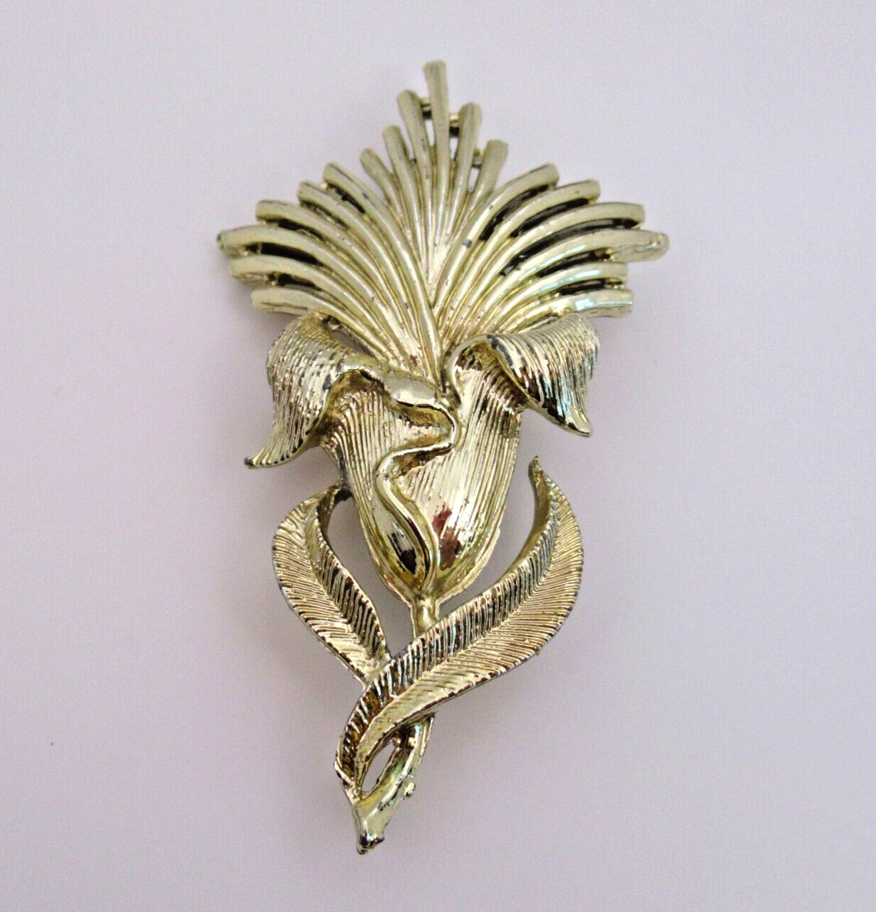 Vintage Gold Tone Flower Brooch Detailed Artistic Floral Design