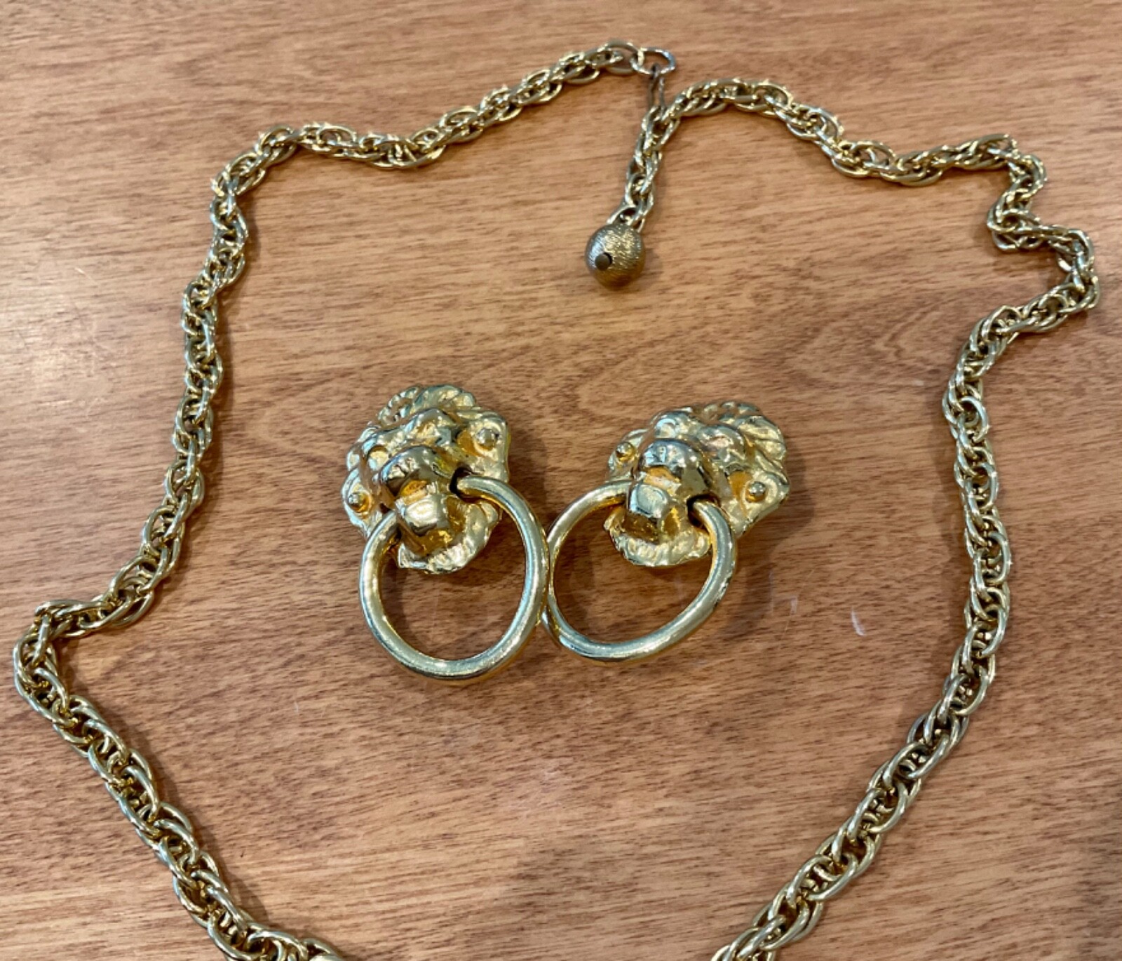 VTG KENNETH J LANE LION 2.5”PENDANT 24” NECKLACE WITH LION DOORKNOCKER EARRINGS