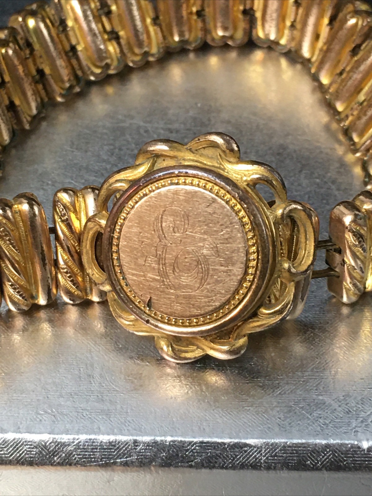 Unique Vtg Expansion Locket Sweetheart Bracelet Watch Style Face