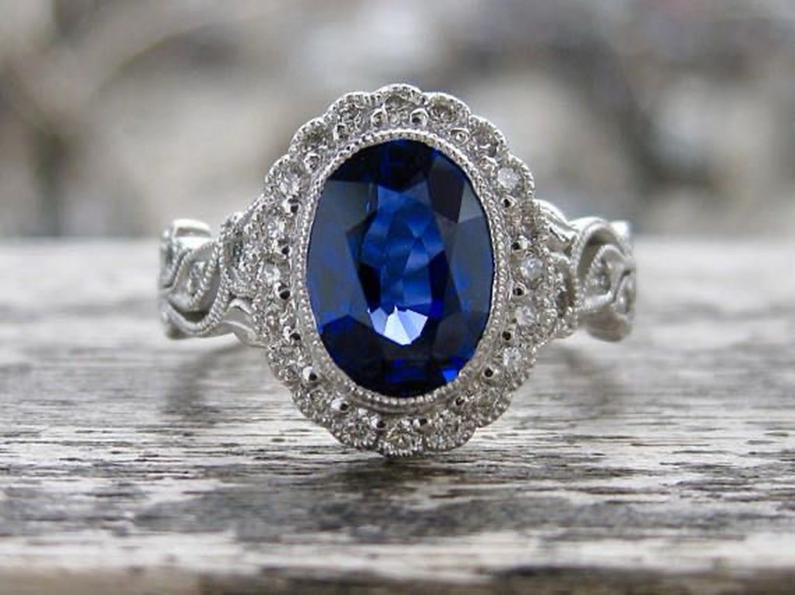 Vintage Style 1.5 Ct Lab-Created Blue Sapphire Oval Diamond Halo Engagement Ring
