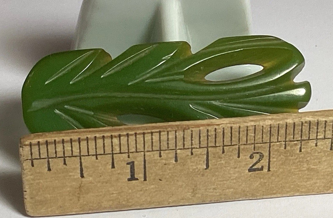 Vintage Beautiful Green Carved Bakelite 2 1/2” Inch Brooch Retro