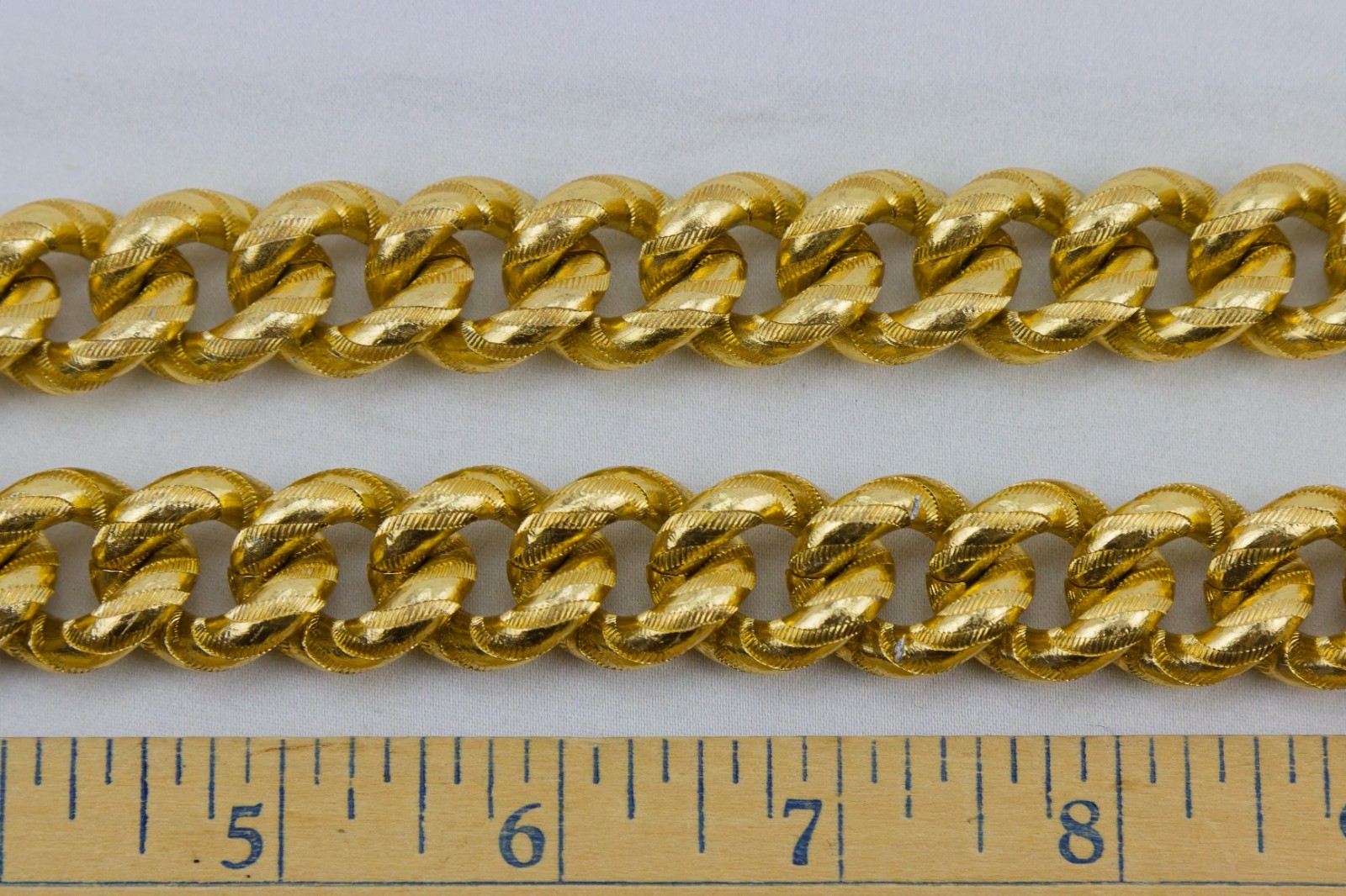 Anne Klein Large Gauge Gold Tone Necklace, Signed, Toggle Closure, 132gr