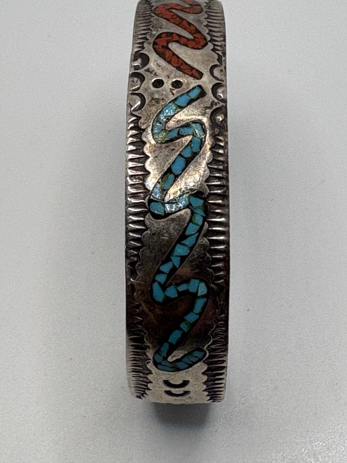 Vtg Sterling Thomas Navajo Native Turquoise Coral Chip Inlay Wave Cuff Bracelet