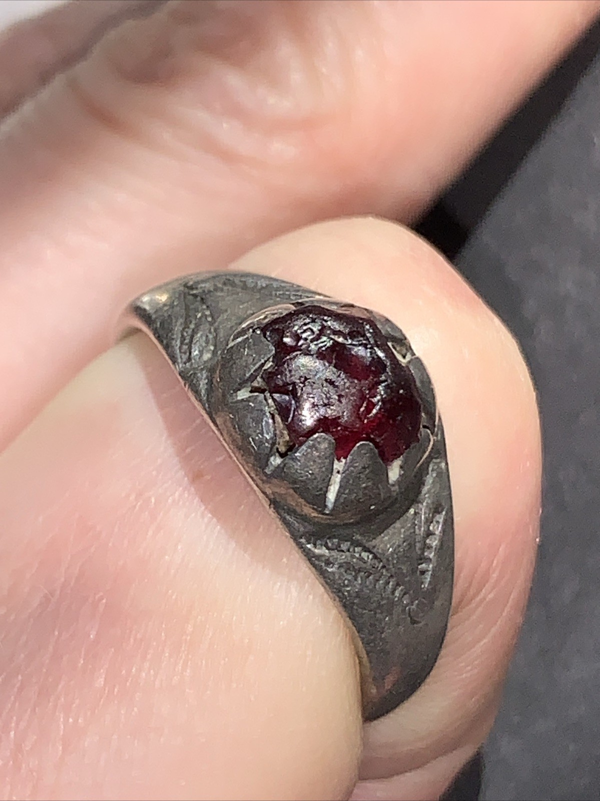 STERLING SILVER .925 Lot Ring MM50 Size 8 Rough Cut Red Garnet Flower Bohemain