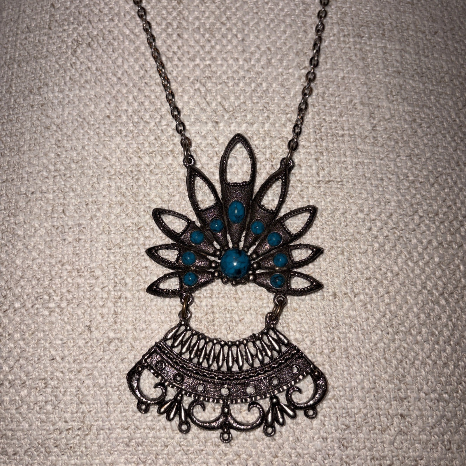 Vintage Antique Pendant Necklace Silver Or Pewter Alloy Fan Shaped with Chain