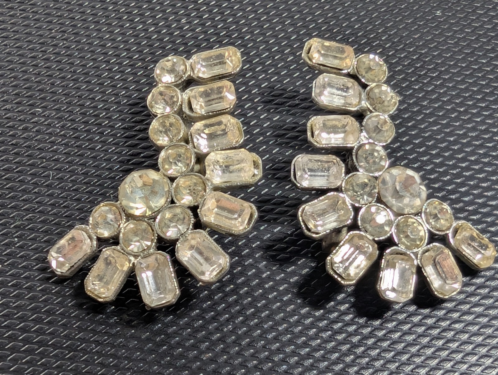 Set of 2 -Rhinestones Brooch Jewelry Vintage 1.5″ Silvertone & Glass