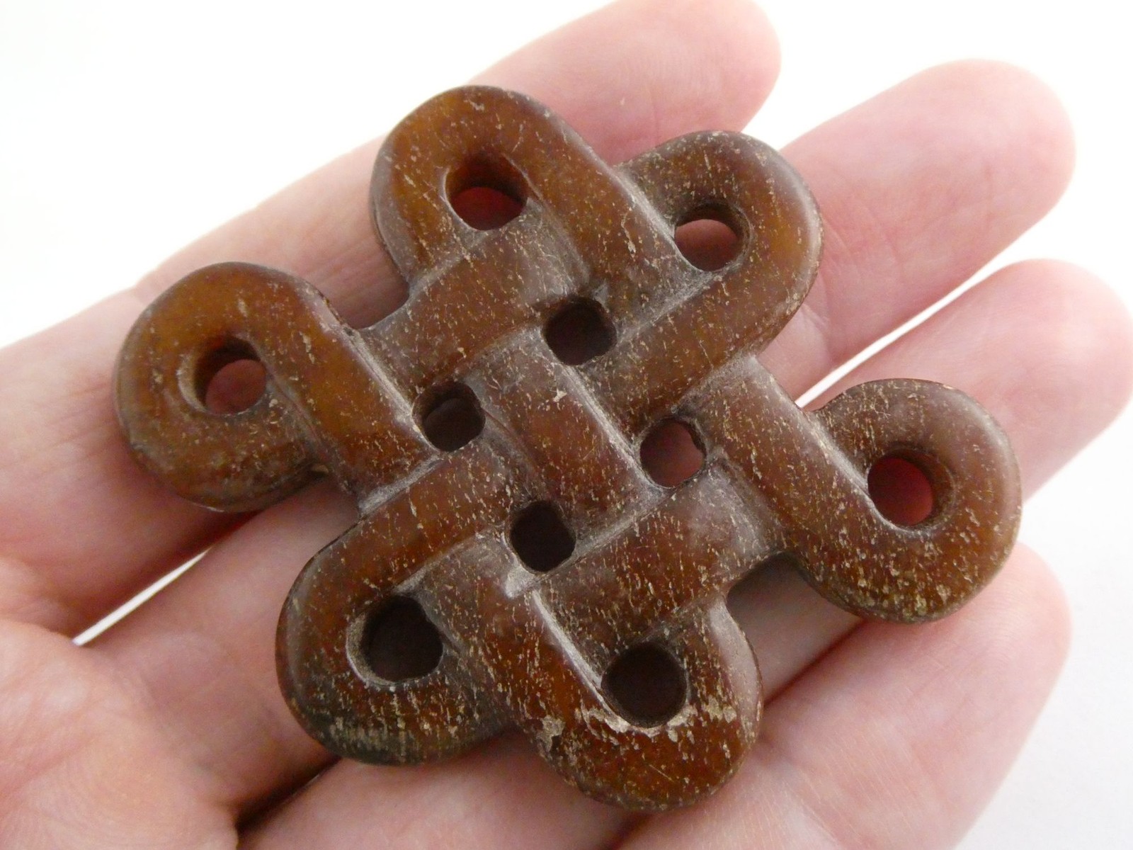 Vintage Carved Brown Hsiu Jade Serpentine Knot Pin Brooch 23.7g 2 3/8 Inches