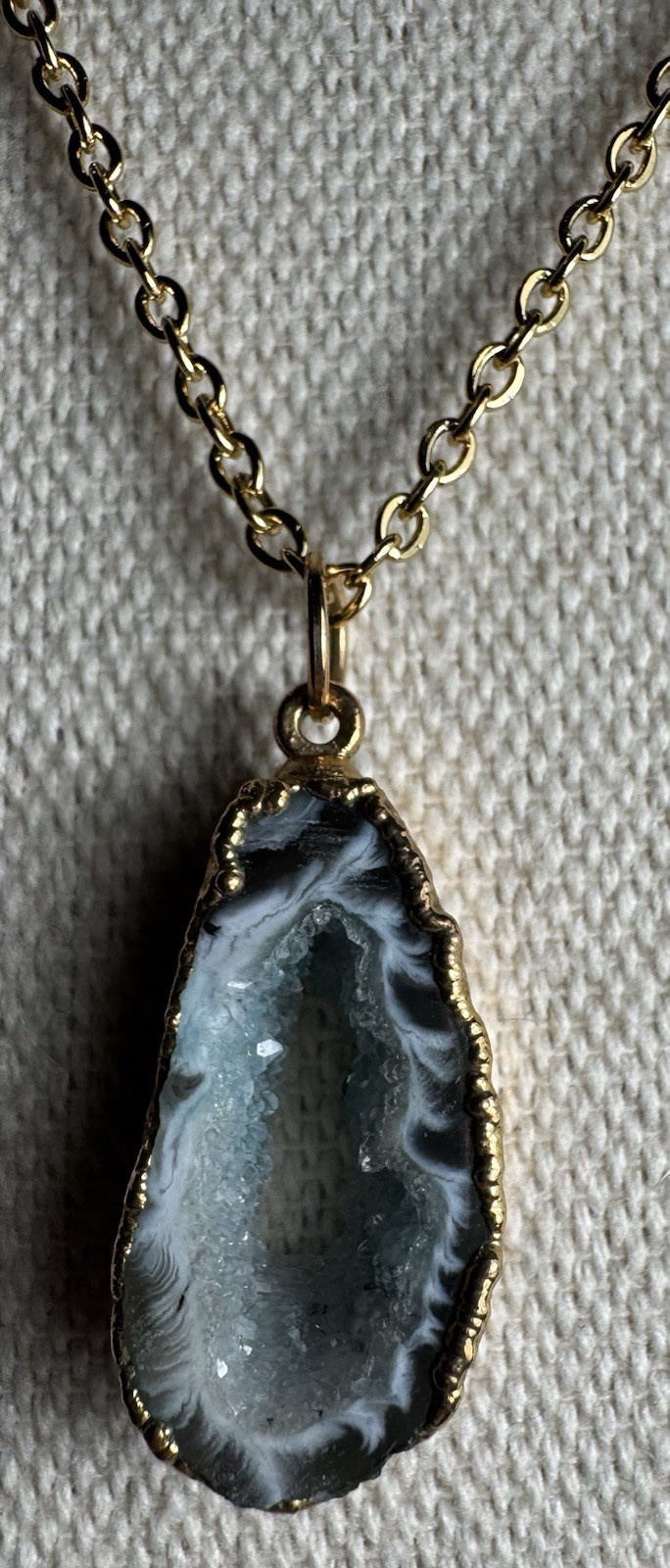 Vintage Gold Trimmed Druzy Agate Geode Oval Pendant On Chain Necklace