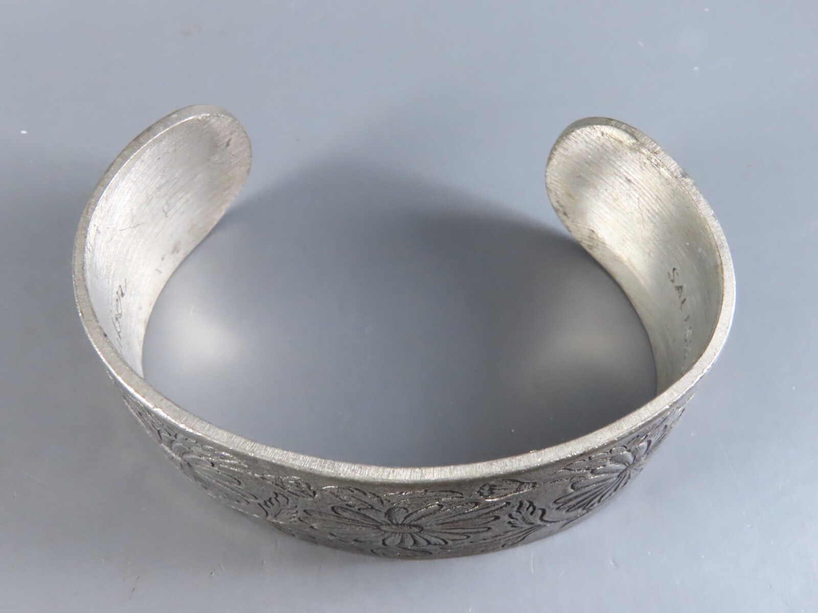 VTG Salisbury Pewter CUFF BRACELET Flowers of the Month SEPTEMBER ASTORS Silver