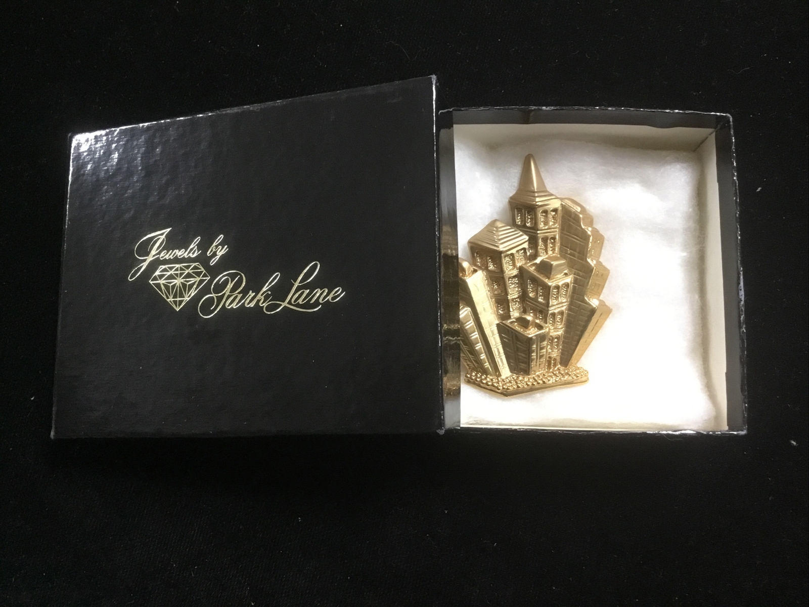 Vintage Park Lane Gold Tone ‘City High Rise Buildings’ Brooch Pin original box